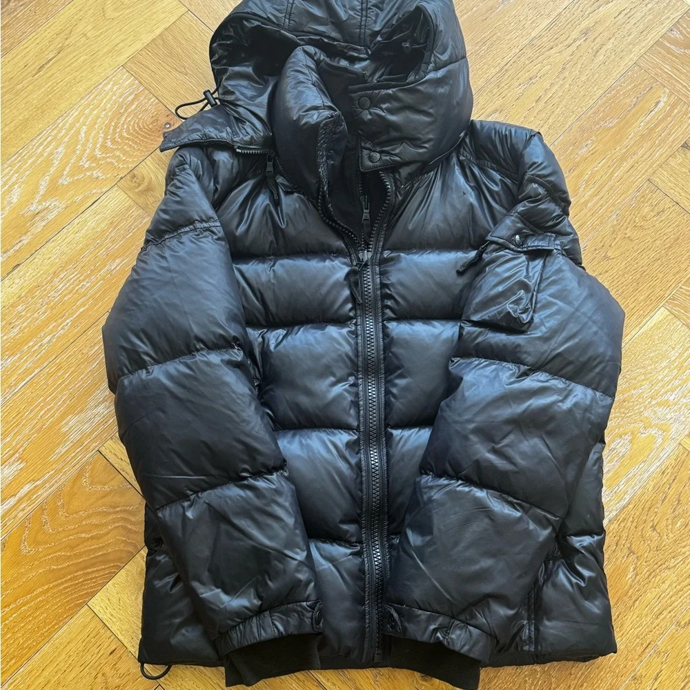 Men's Black Hooded Puffer Jacket - Picture 1 of 6